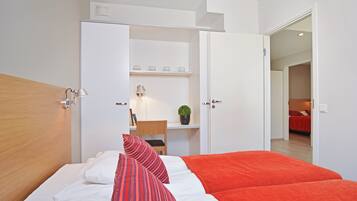 Apartamento, 1 habitación, sauna | Ropa de cama de alta calidad, escritorio, cortinas opacas