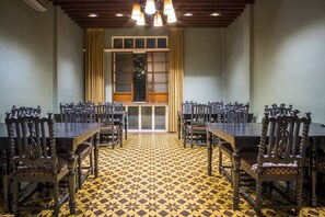 Breakfast area - The Henry Hotel Manila (Pasay)