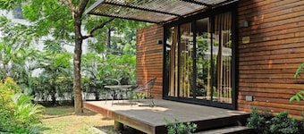 The Henry Hotel Manila