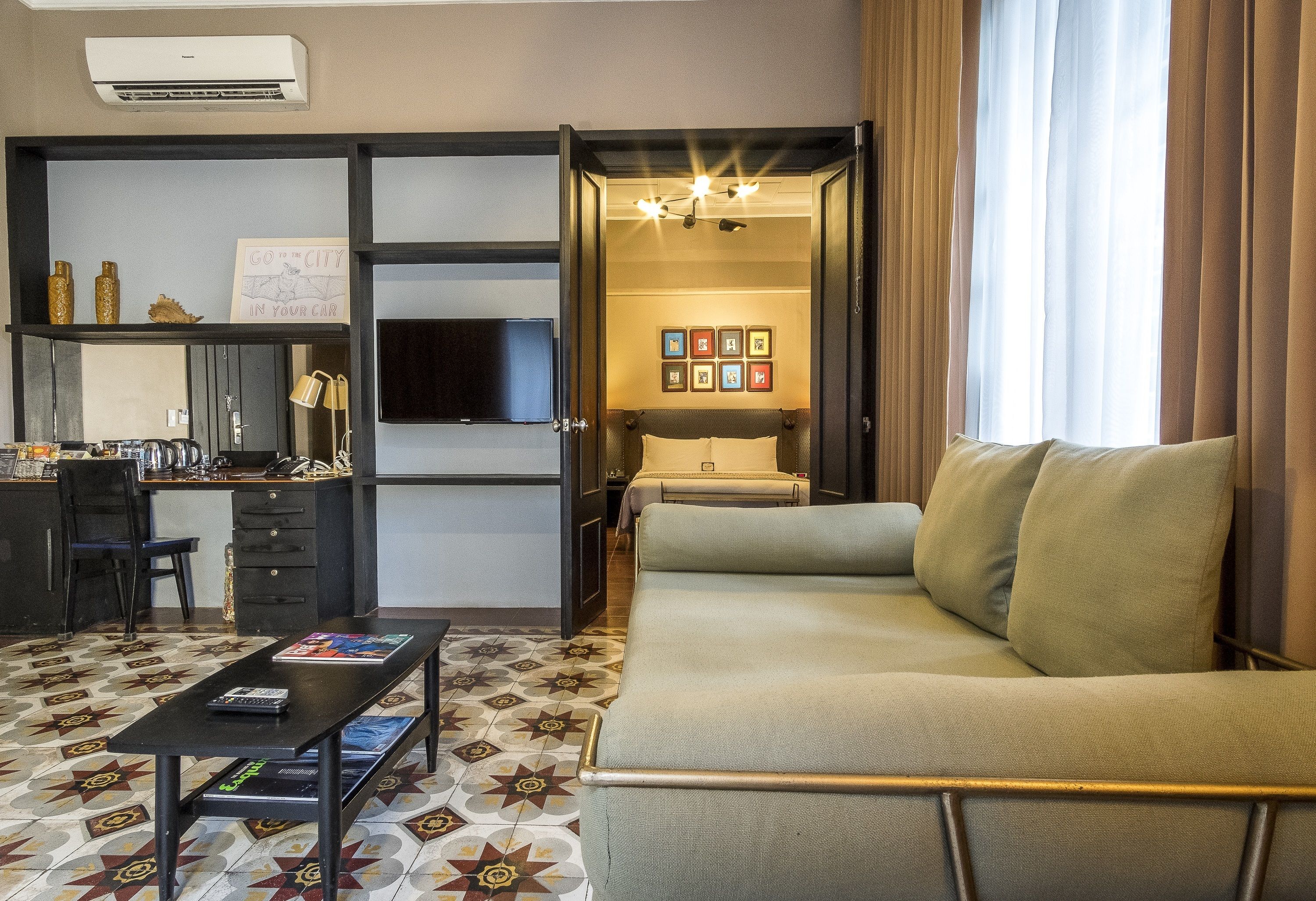 suite | living room | 32-inch lcd tv with cable channels, tv