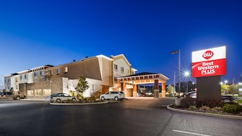 Best Western Plus Boardman Inn & Suites