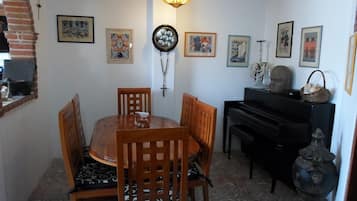 Café da manhã e jantar, culinária internacional