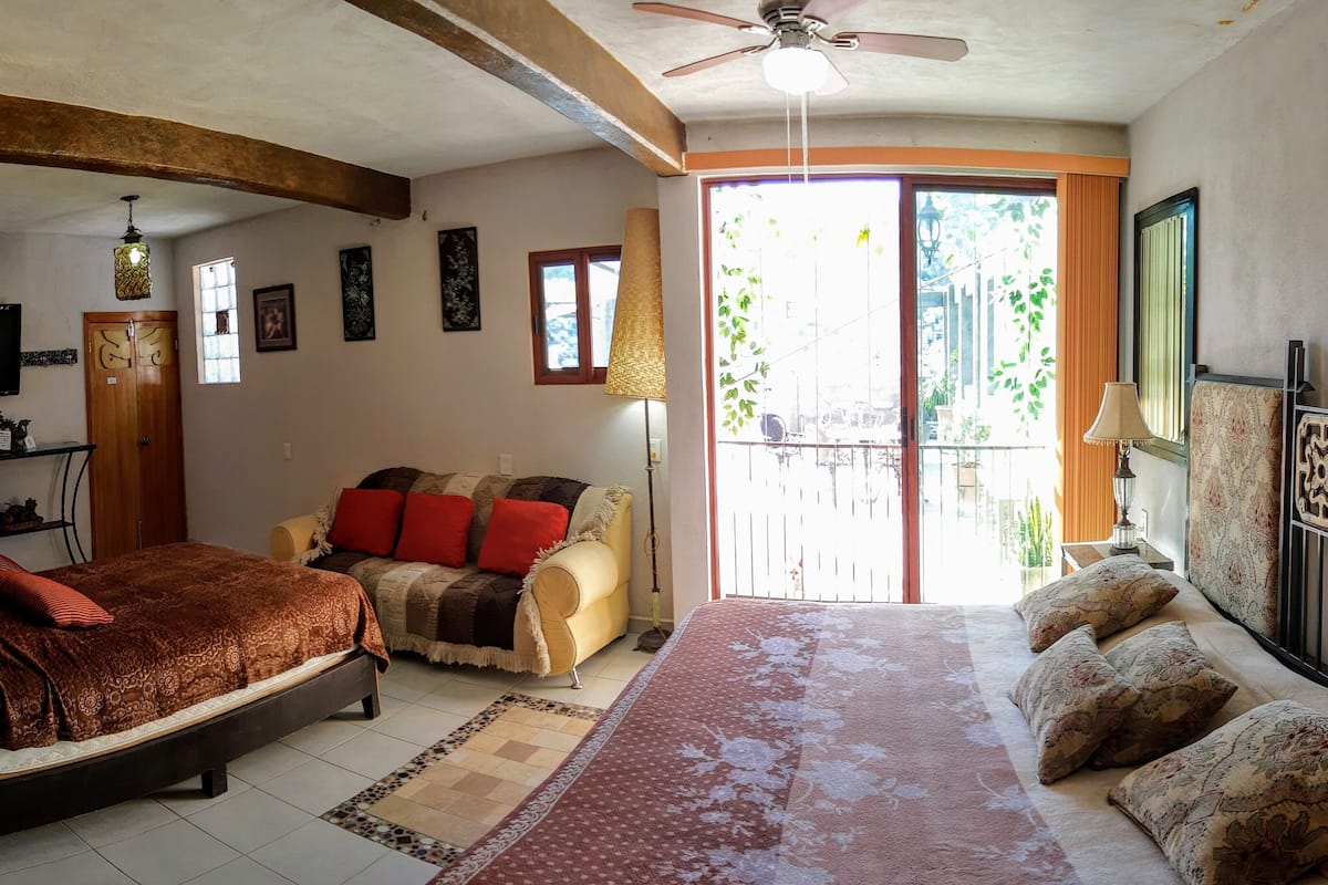 Suite estudio de lujo, 2 habitaciones, vista a la ciudad, torre | Servicios de la habitación