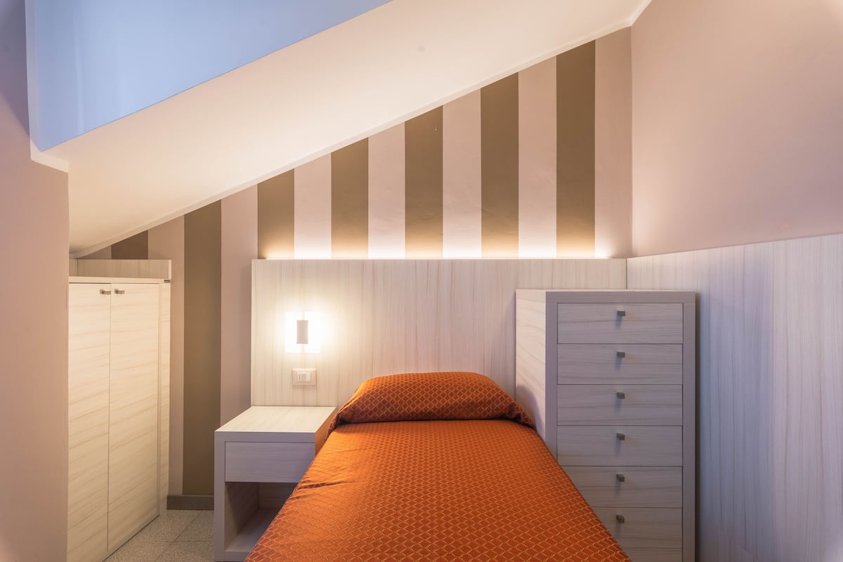 Chambre Simple | Minibar, coffres-forts dans les chambres, bureau, Wi-Fi gratuit