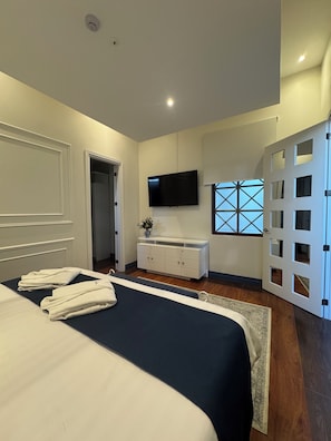 Luxury Double or Twin Room, 1 Bedroom, Non Smoking, No Windows | 1 bedroom, premium bedding, down duvets, in-room safe