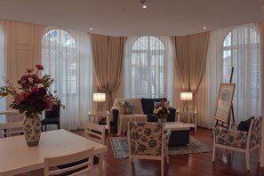 Suite Deluxe, 1 chambre, vue ville, en angle