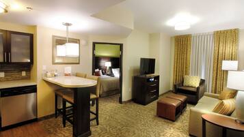 Suite, 2 Bedrooms, Kitchen