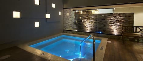 Piscine extérieure (ouverte en saison)