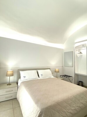 Kamar Double Standar | Brankas, kedap suara, Wi-Fi gratis, dan seprai linen
