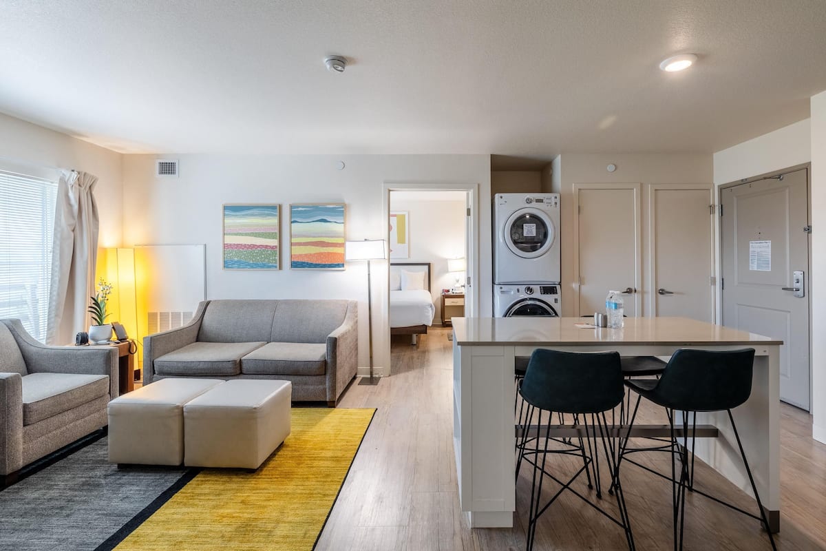 1 bedroom, premium bedding, in-room safe, desk