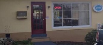 Colonial Village Motel