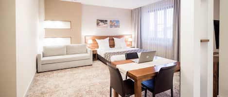 Desk, soundproofing, iron/ironing board, free WiFi