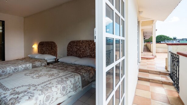 Unclassified image, 1 of 73, button - Ticuch Melida Plaza (Cancun)