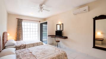 Habitació quàdruple superior | Roba de llit d'alta qualitat, wifi gratuïta i roba de llit