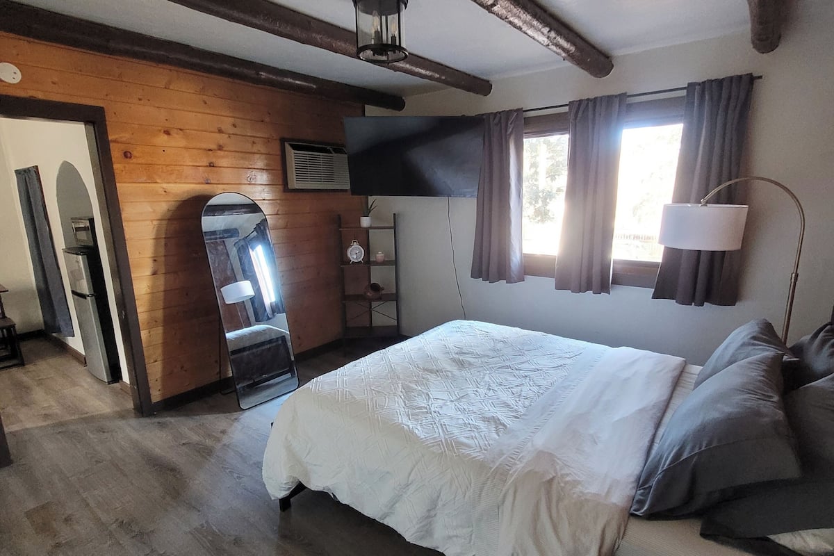 Deluxe huisje, 2 queensize bedden, keuken | 1 slaapkamer, geluiddichte muren, gratis kabelinternet, beddengoed