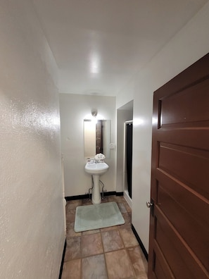 Bathroom - El Colorado Lodge (Manitou Springs)