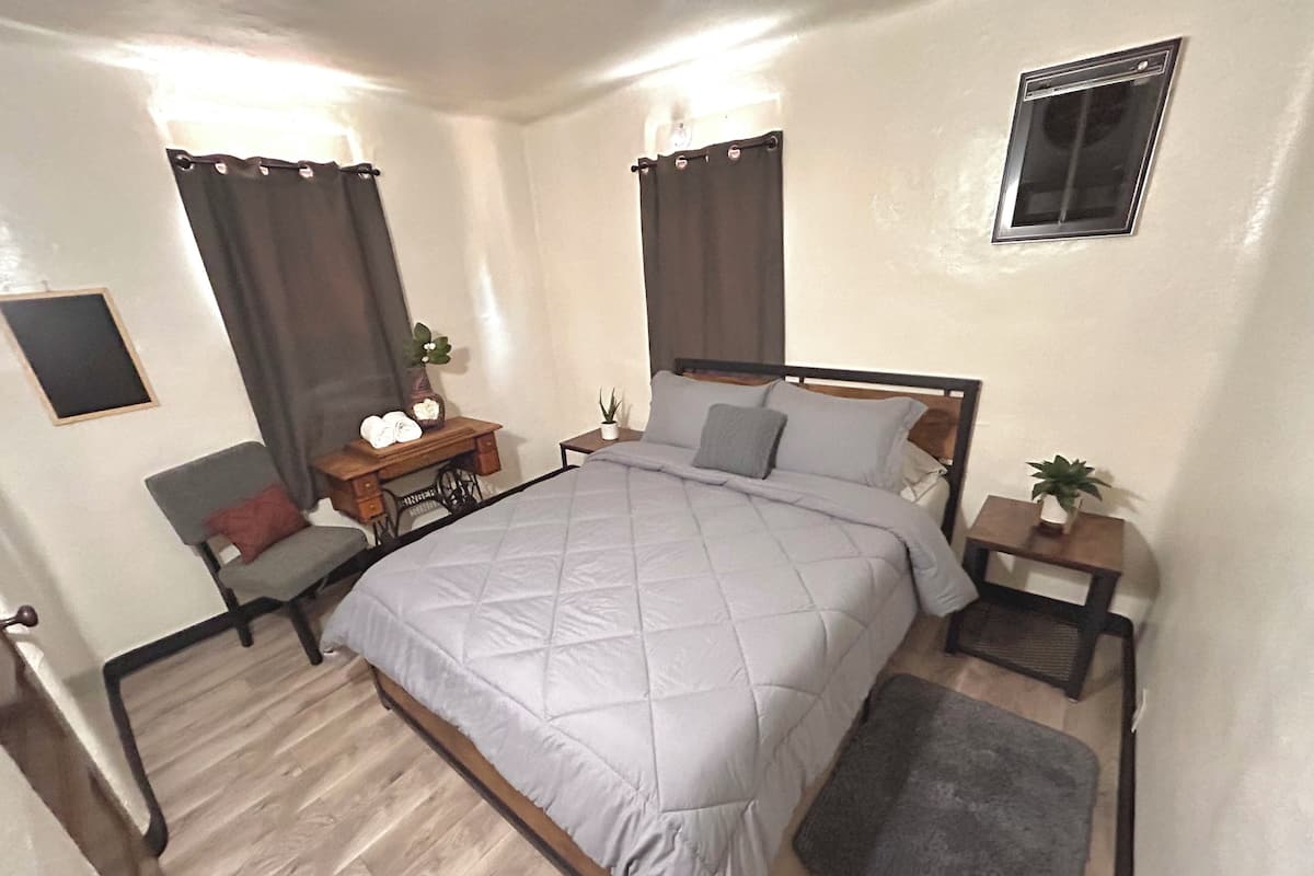 Eenvoudig huisje, 1 queensize bed | 1 slaapkamer, geluiddichte muren, gratis kabelinternet, beddengoed