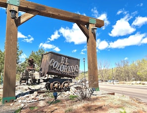 Exterior - El Colorado Lodge (Manitou Springs)