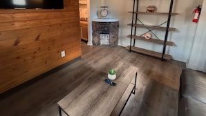 Standard Cabin, 1 Queen Bed, Kitchenette | Living area - El Colorado Lodge (Manitou Springs)