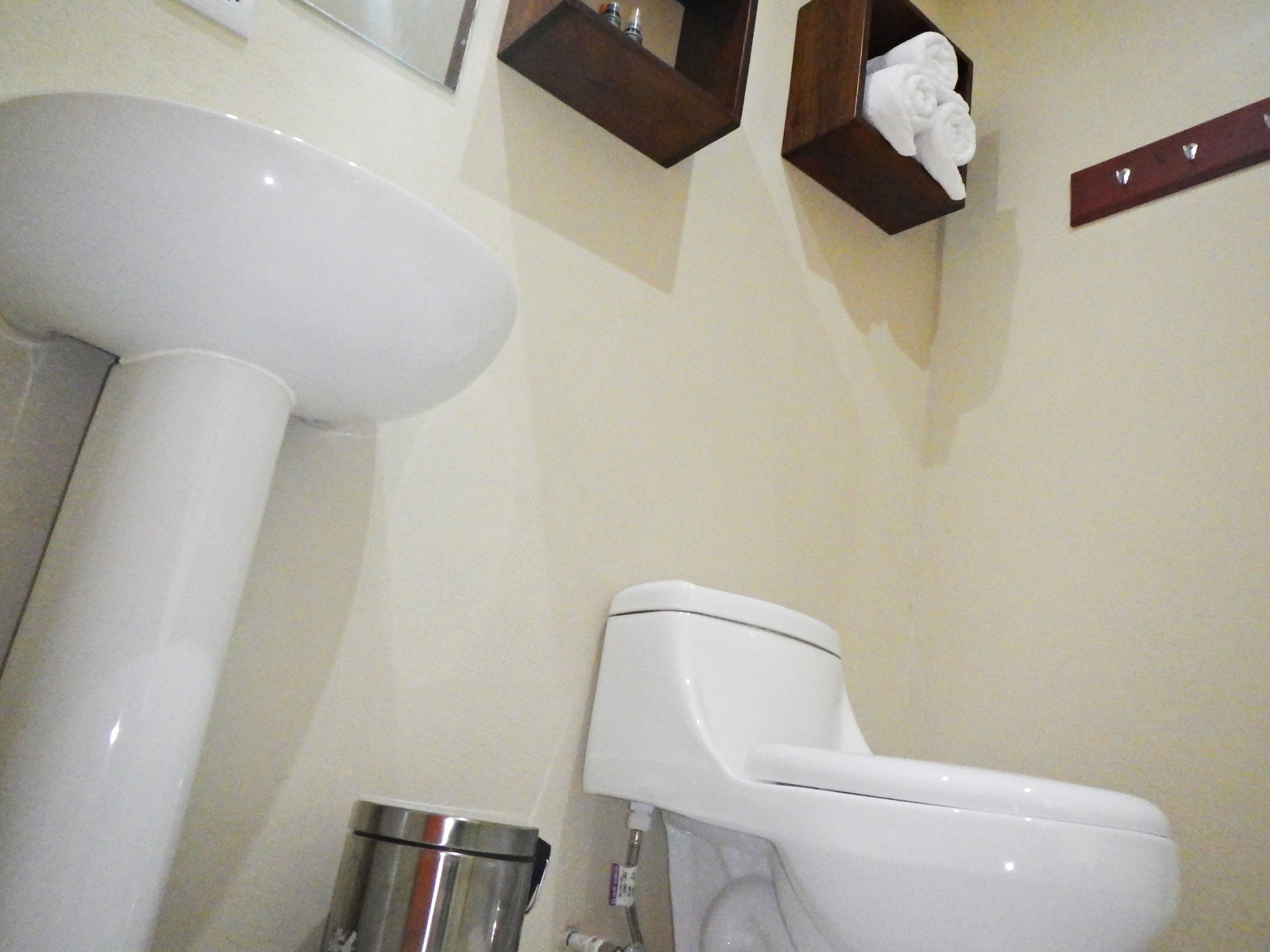 basic room, 1 bedroom | bathroom | shower, towels