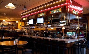 2 bars/lounges - Lake Harmony Inn (Lake Harmony)