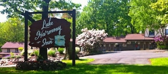 Lake Harmony Inn