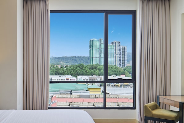 1 bedroom, minibar, in-room safe, desk