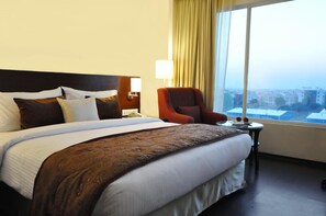 Premium bedding, minibar, in-room safe, desk - Hotel Marigold Jaipur (Jaipur)