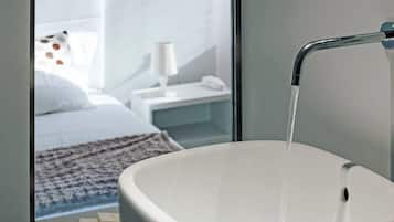 Double Room | Bathroom sink