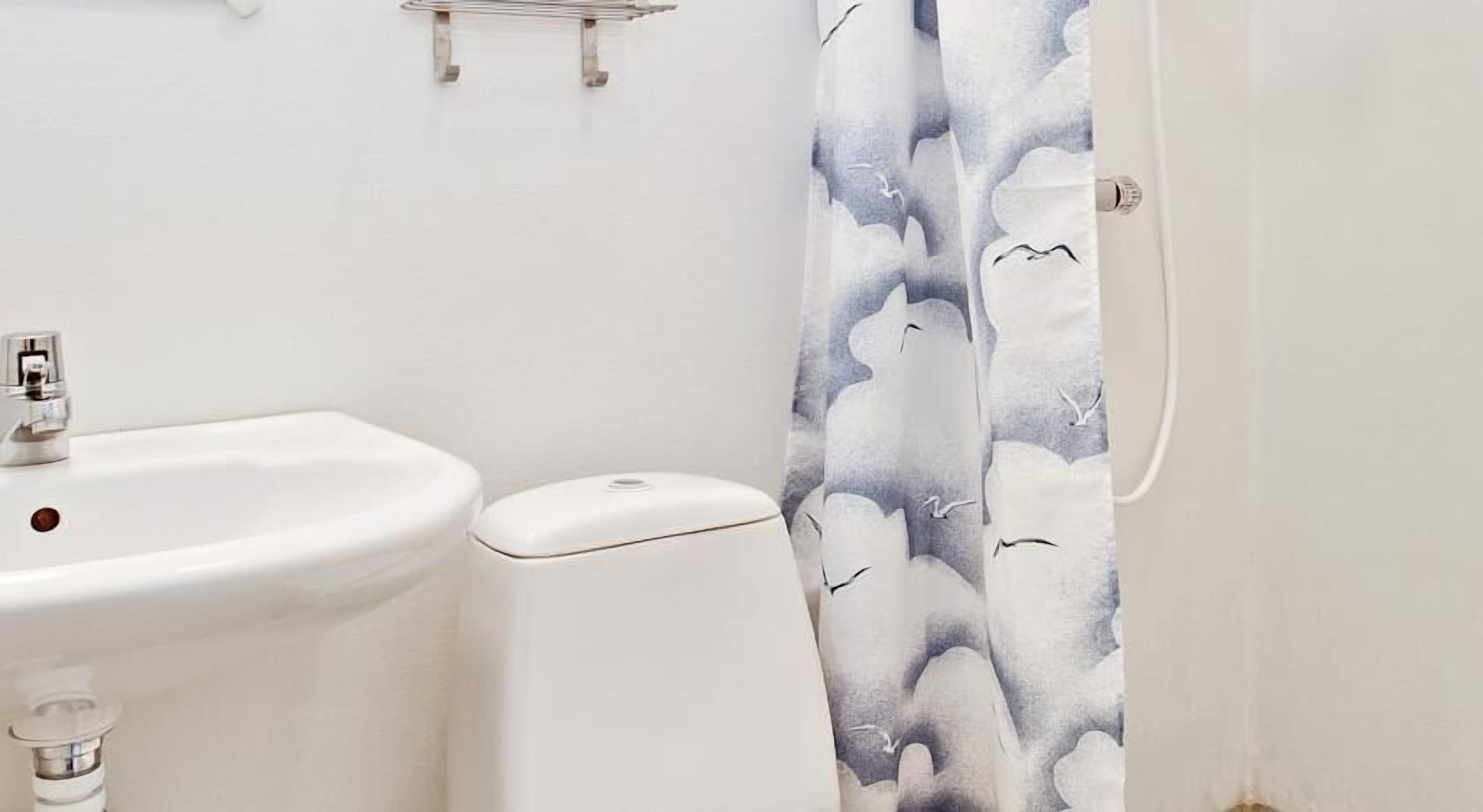 Kamar Single, kamar mandi pribadi | Kamar mandi | Shower dan handuk