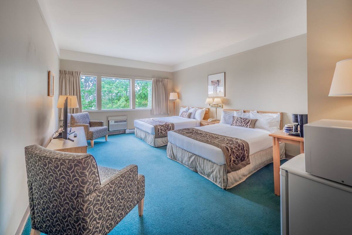 Kamar Standar, 2 Tempat Tidur Queen (Not Pet Friendly Room) | Meja kerja, Wi-Fi gratis, dan seprai linen