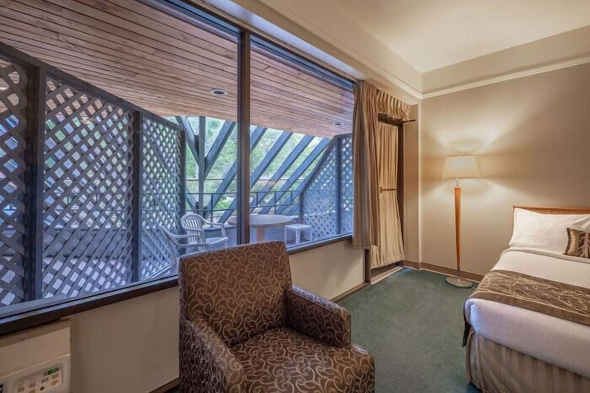 Kamar Khas, 2 Tempat Tidur Queen, balkon (Not Pet Friendly Room) | Meja kerja, Wi-Fi gratis, dan seprai linen