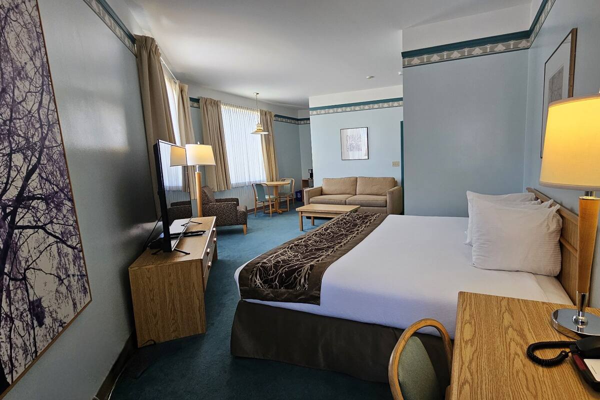 Suite Eksekutif (Not Pet Friendly Room) | Meja kerja, Wi-Fi gratis, dan seprai linen