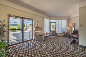 المنشأة من الداخل