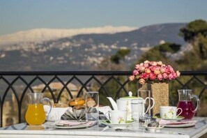 Restaurant - Cherry Blossom Boutique Hotel (Qraiye)