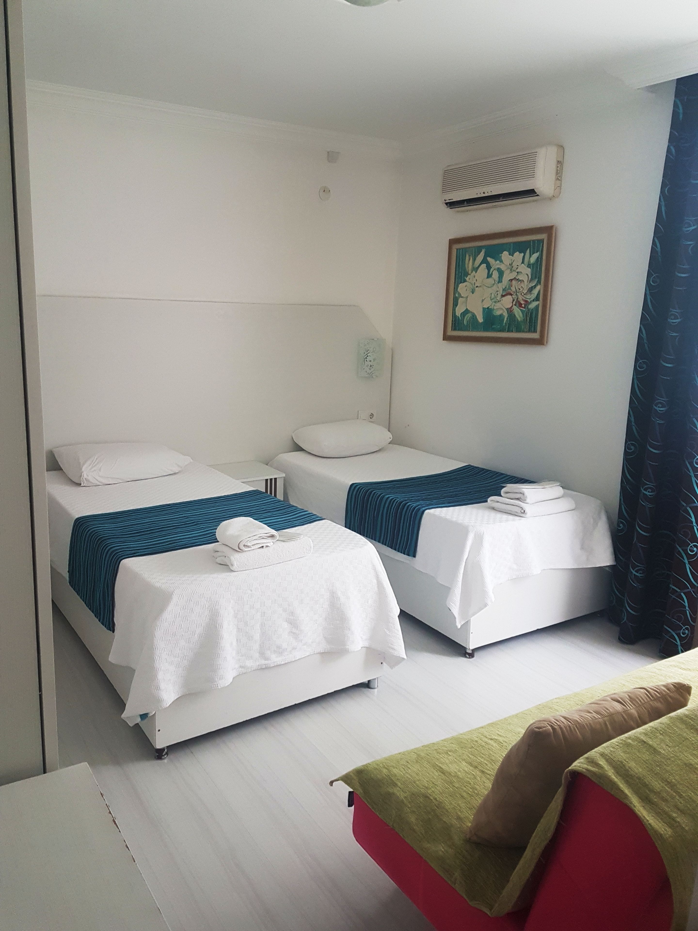 Deluxe Twin Room | In-room safe, desk, free WiFi, bed sheets