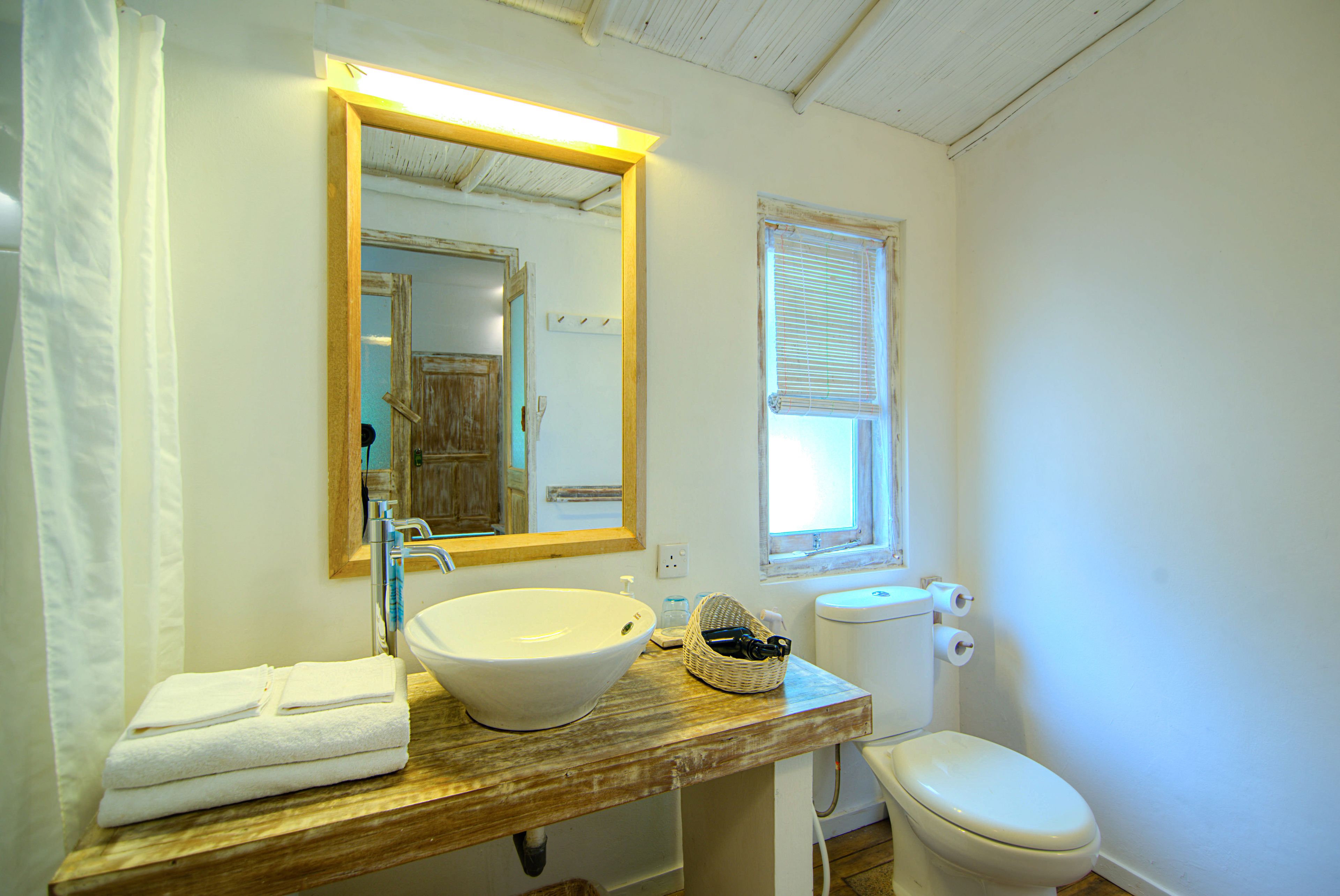 villa, garden view | bathroom sink