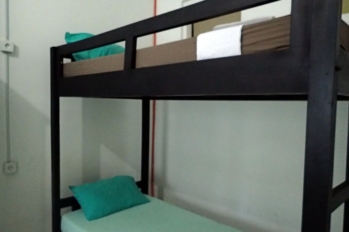 Chambre Quadruple Ăconomique, dortoir mixte