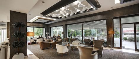 Lobby-Lounge
