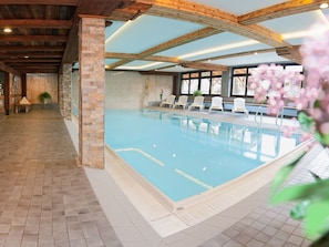 Indoor pool - Hotel Almhof Lackner (Ried im Zillertal)