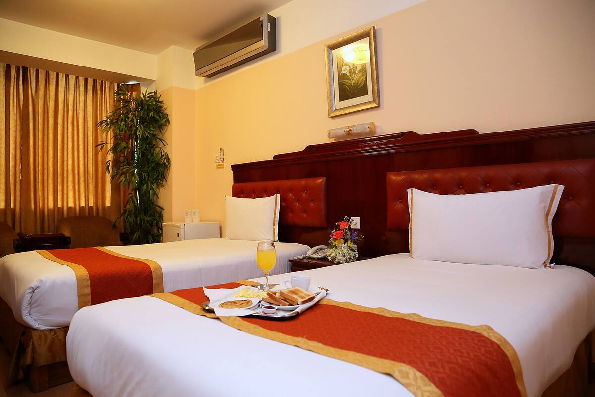 Chambre avec lits jumeaux, 2 lits une place, salle de bains privée