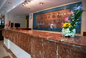 Reception - Hotel La Princesa (Lima)