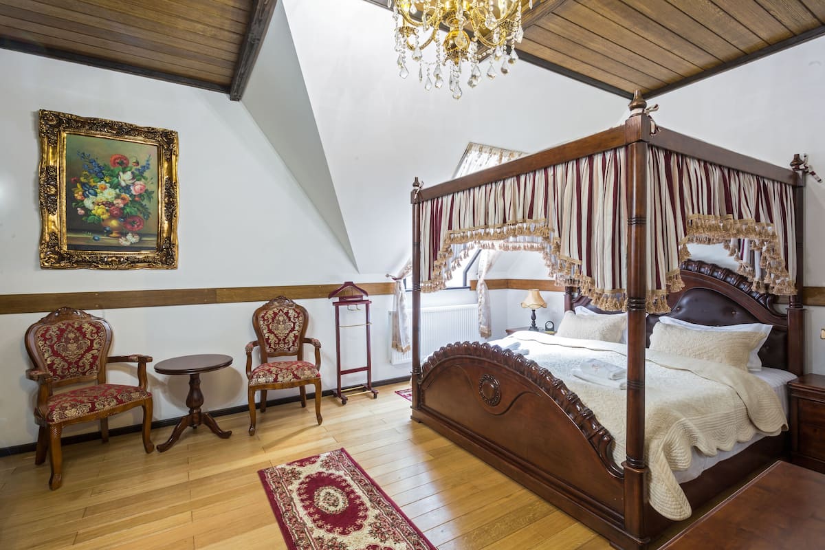 Standard-Doppelzimmer (King Bed)