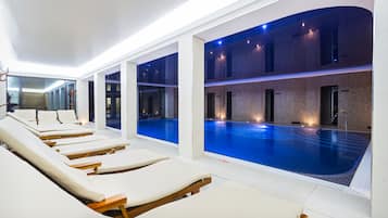 Indoor pool, pool loungers