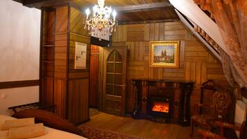 Camas con efecto memoria y caja de seguridad en la habitación