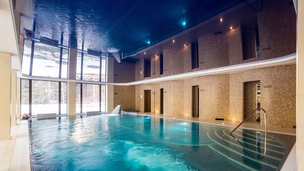 Indoor pool, open 9:00 AM to 9:00 PM, pool loungers - SPA Hotel Zámek Lužec (Nejdek)