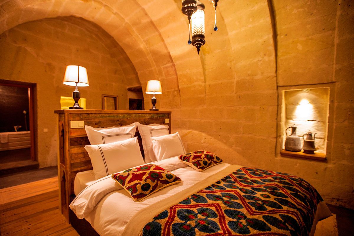 family room | minibar, in-room safe, cots/infant beds, rollaway beds