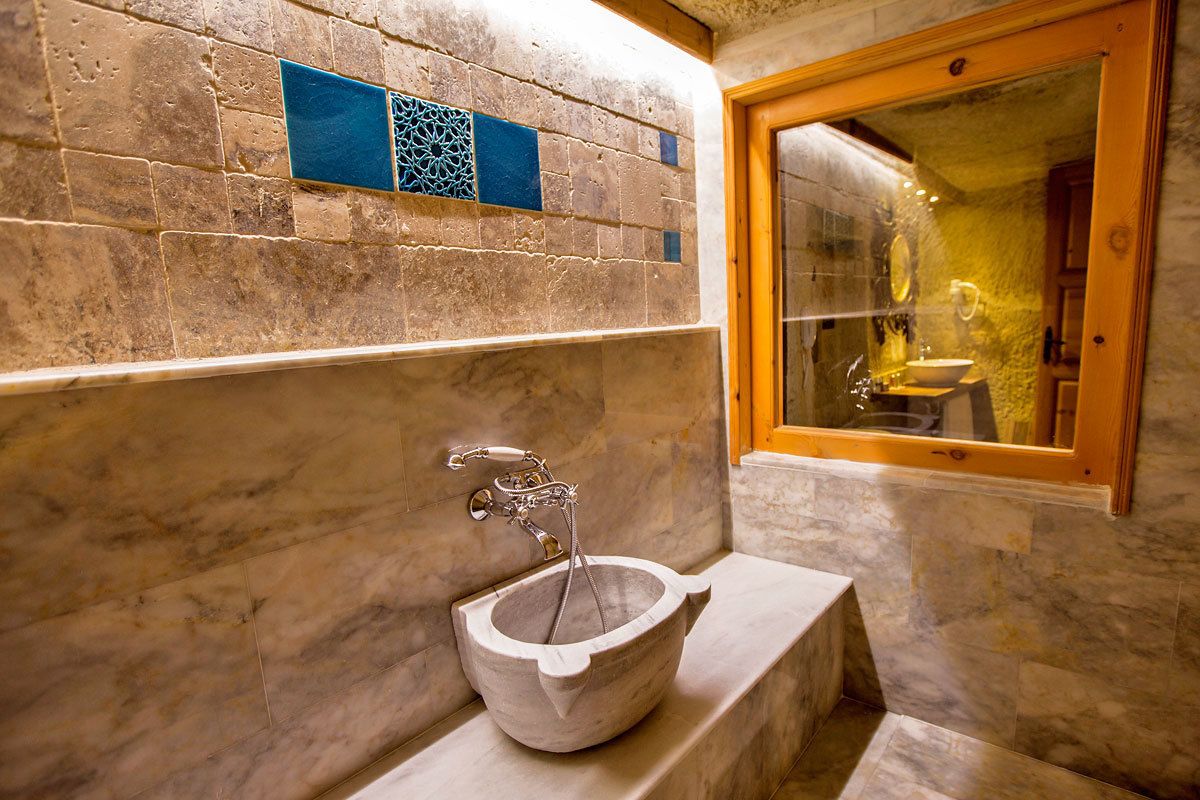 combined shower/bathtub, free toiletries, hair dryer, dressing gowns