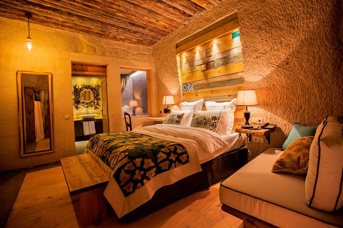 superior room | minibar, in-room safe, cots/infant beds, rollaway beds