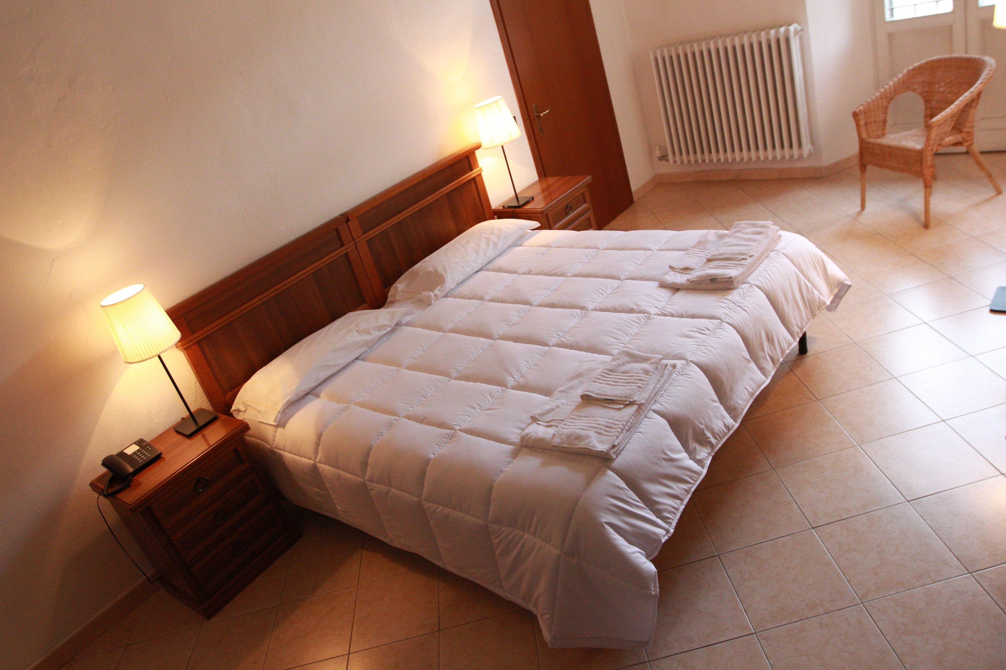 premium bedding, in-room safe, desk, free wifi